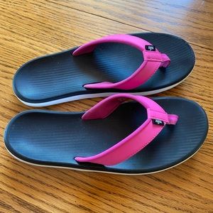 nike flip flops size 8